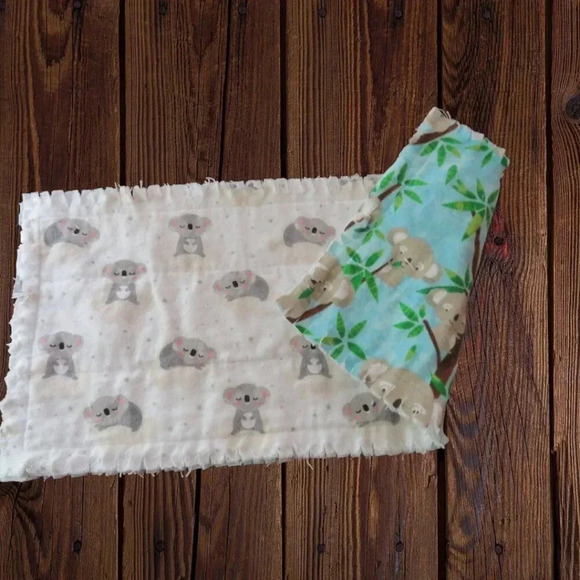 Burp Cloth, Flannel Rag Quilt Style, Reversible Koala Bears, Set of 4 - Picture 5 of 7